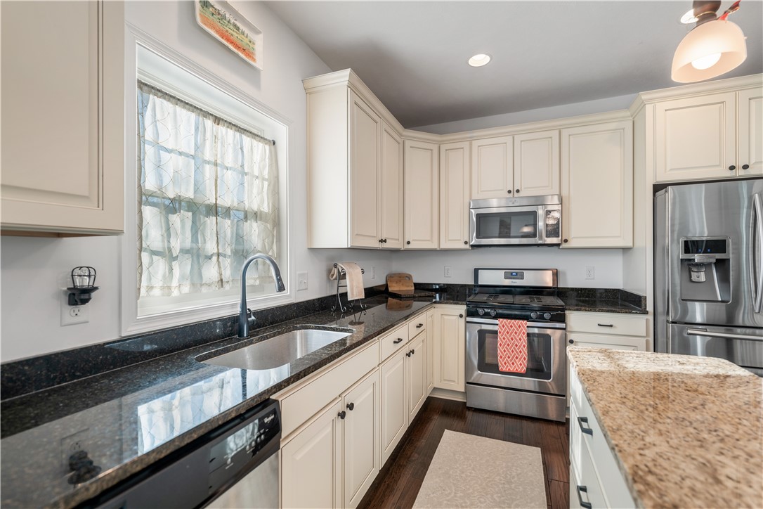 3098 Raintree Dr