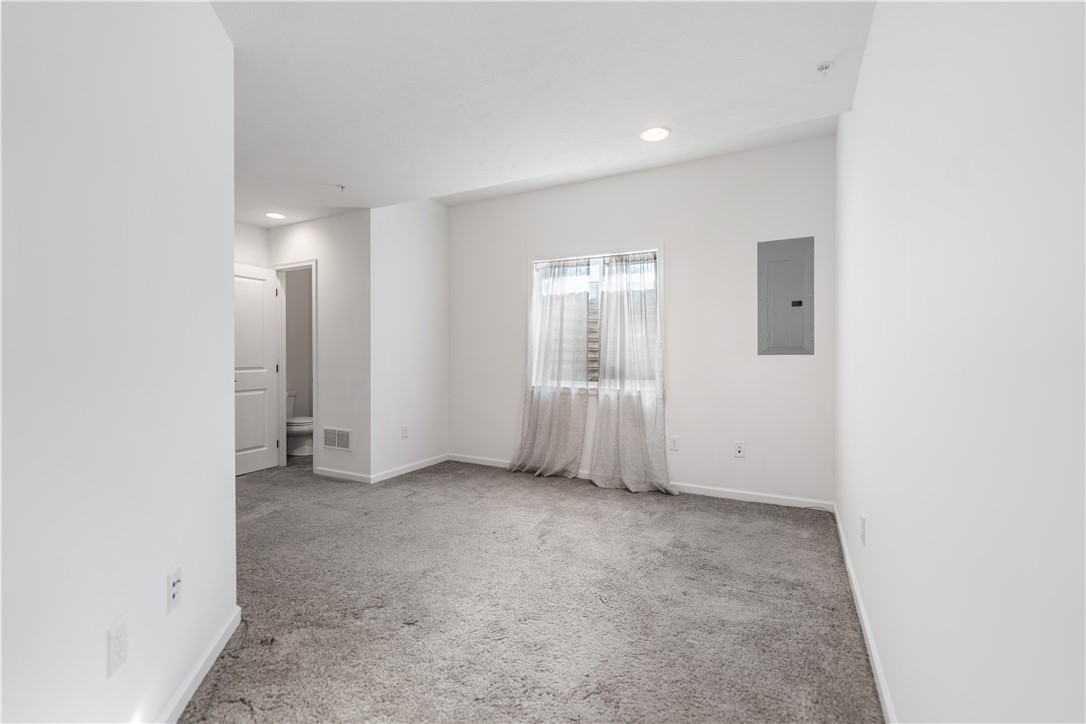 3098 Raintree Dr