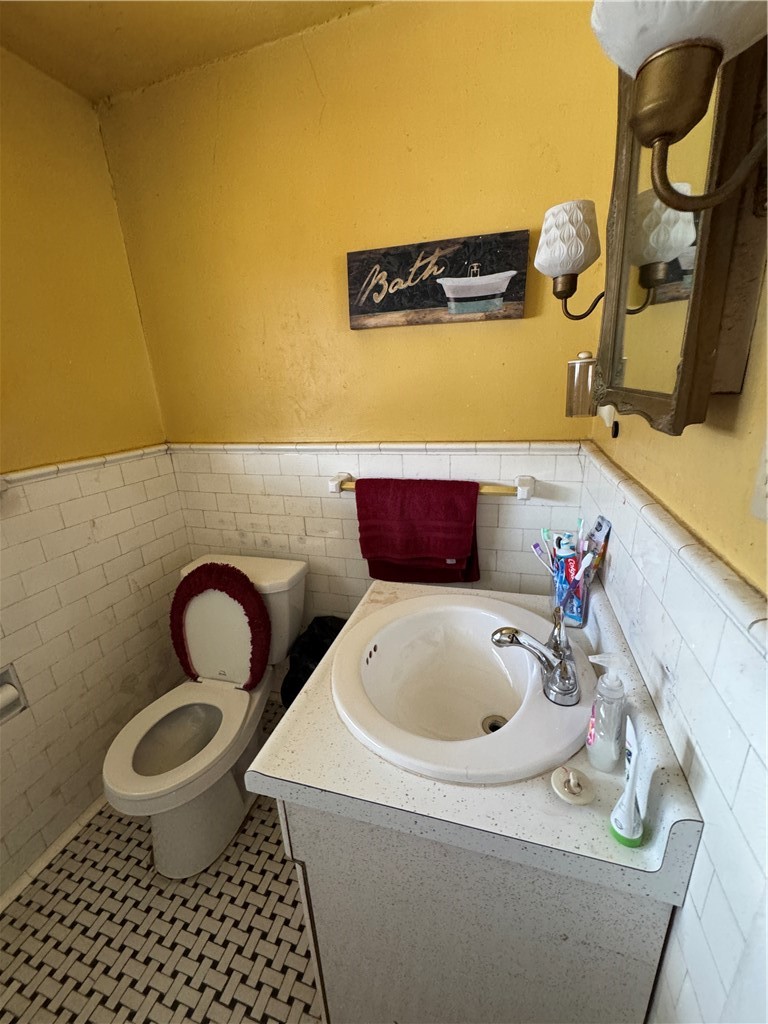 1339 Laketon Rd