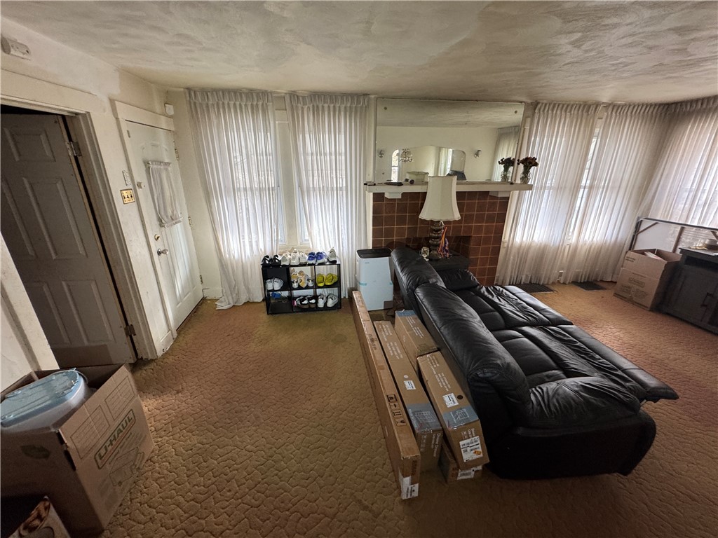 1339 Laketon Rd