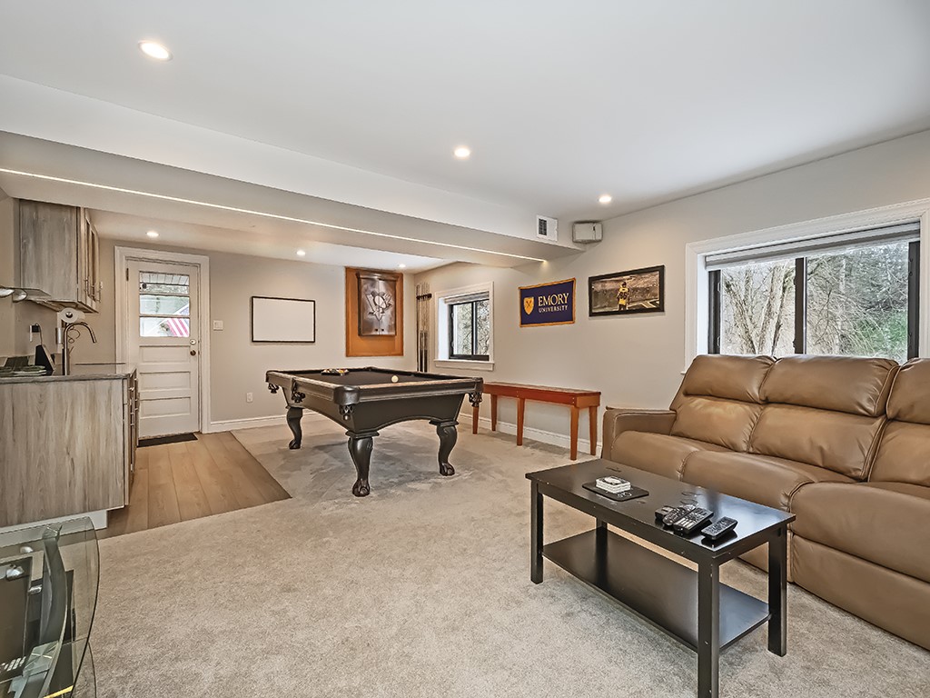 461 Fairview
