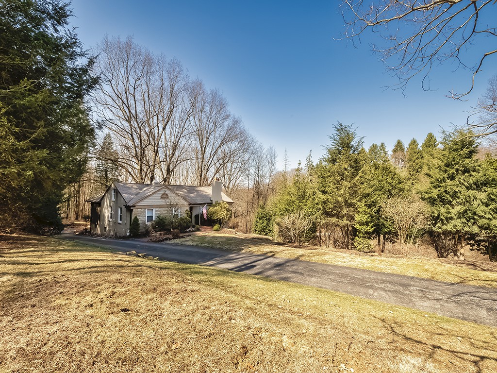 461 Fairview