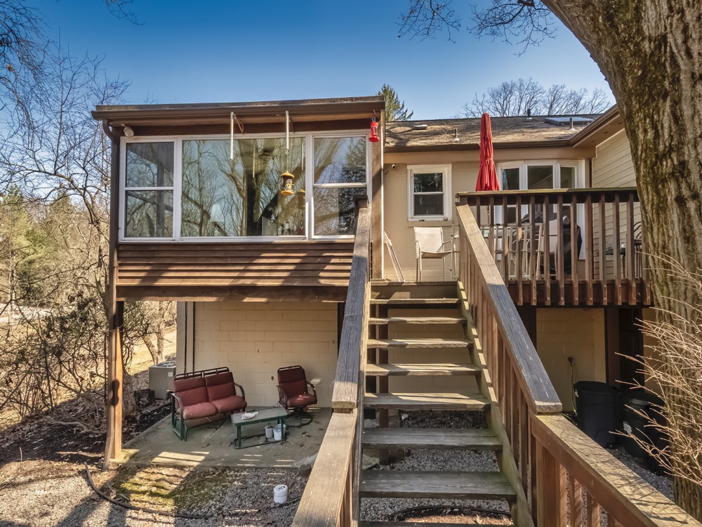 461 Fairview