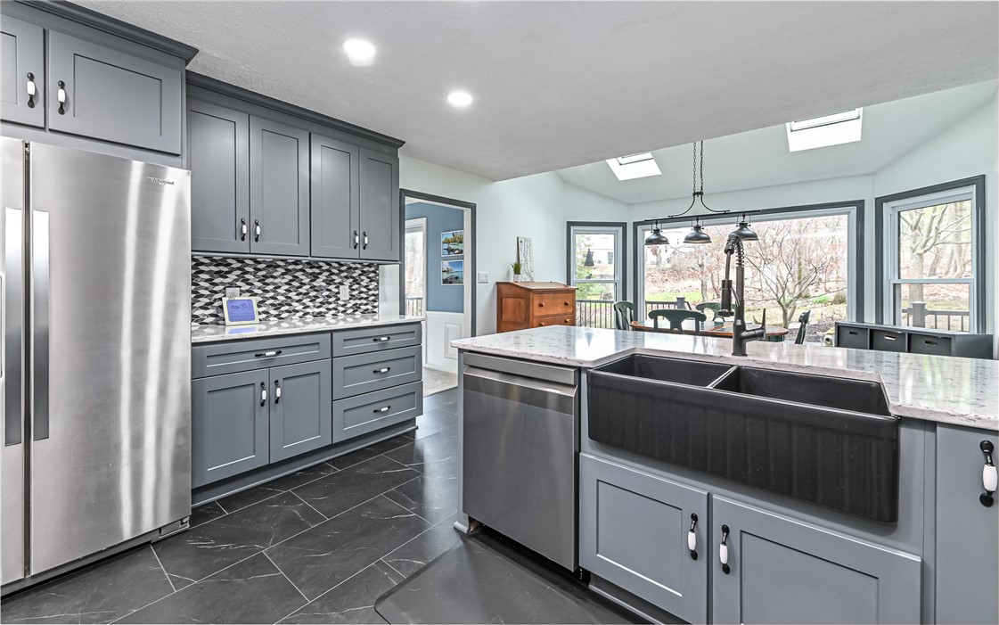 2572 Barnwood Dr