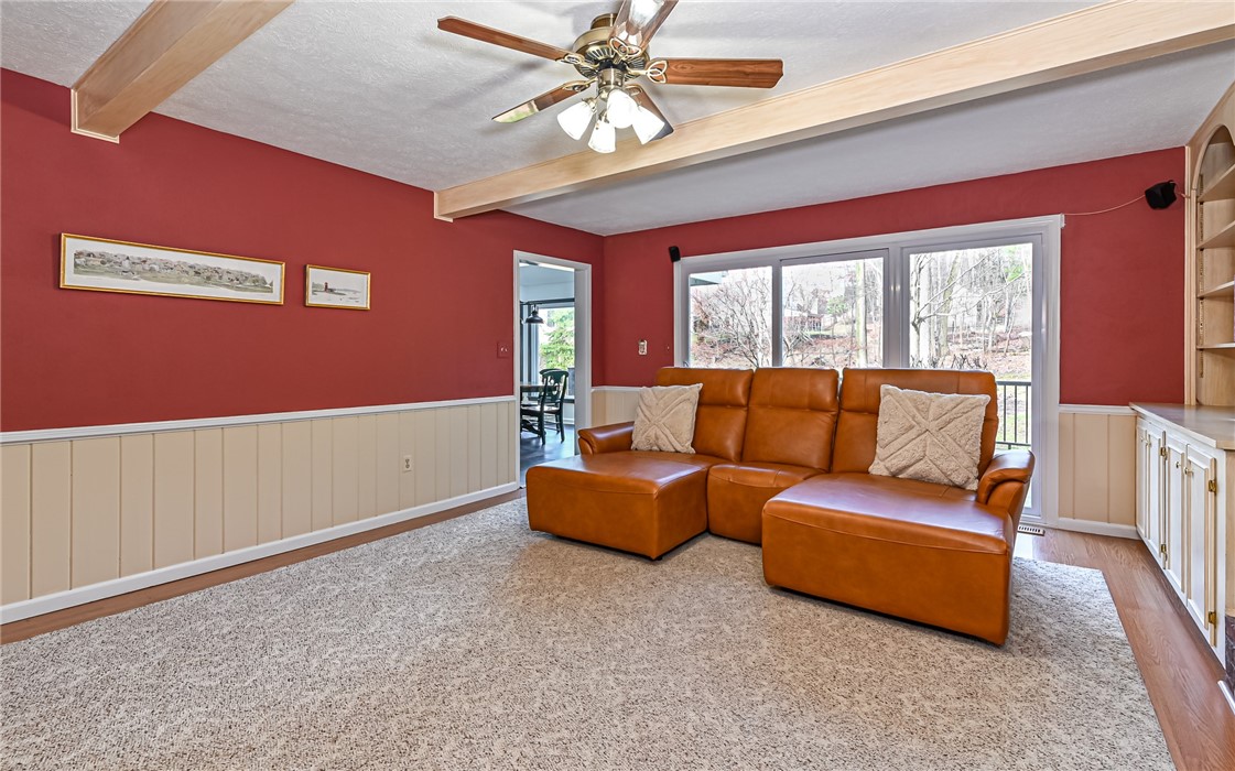 2572 Barnwood Dr