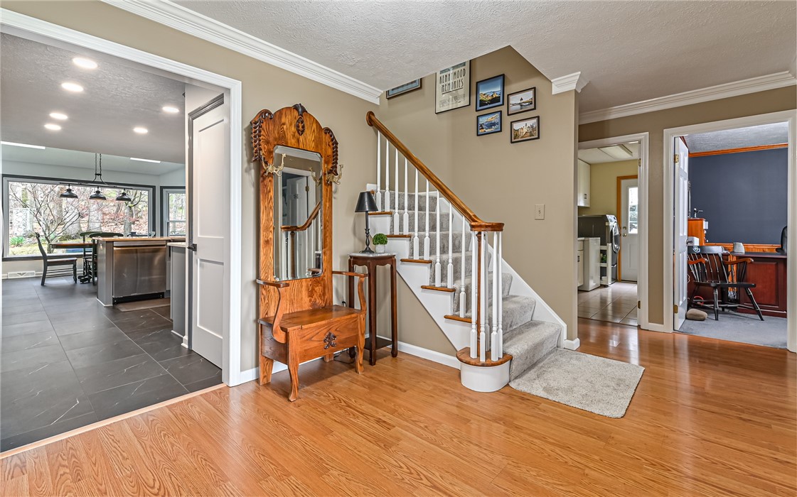 2572 Barnwood Dr