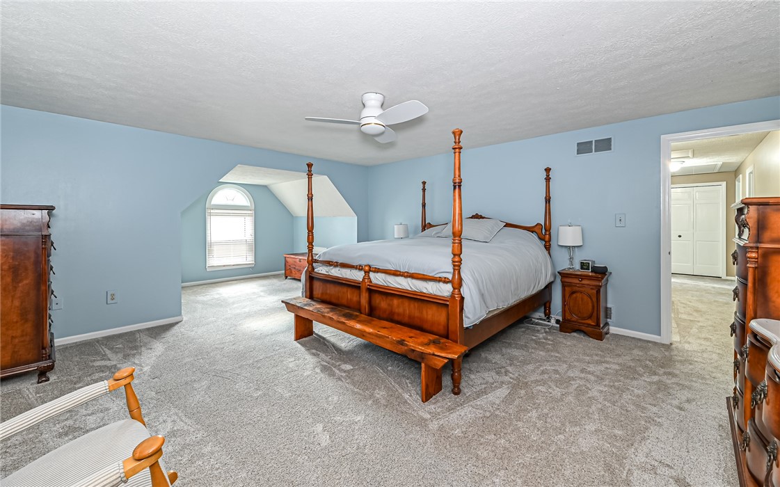 2572 Barnwood Dr