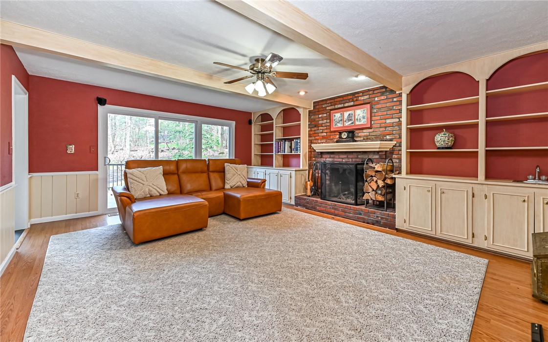 2572 Barnwood Dr