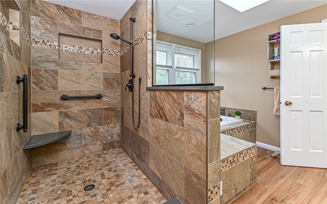 2572 Barnwood Dr