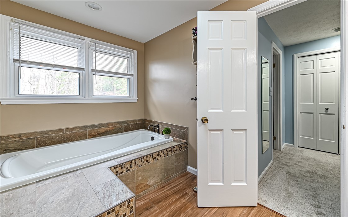 2572 Barnwood Dr