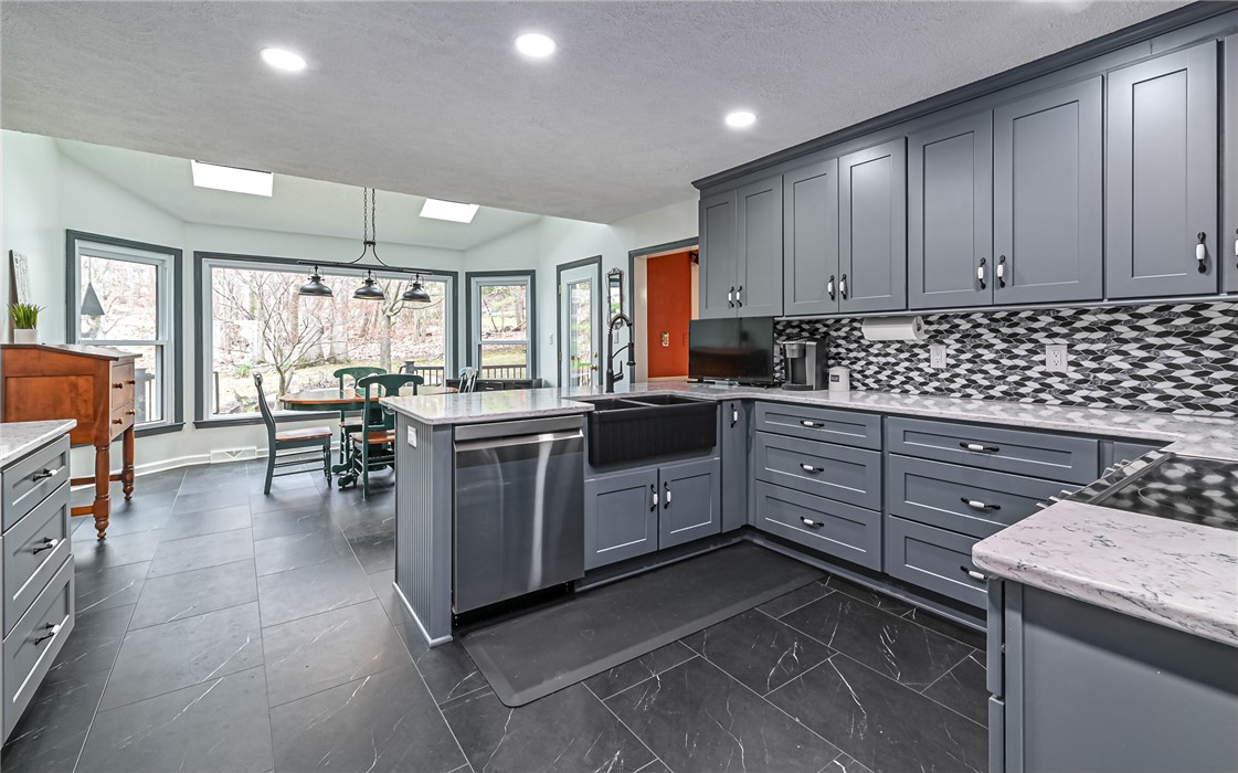 2572 Barnwood Dr