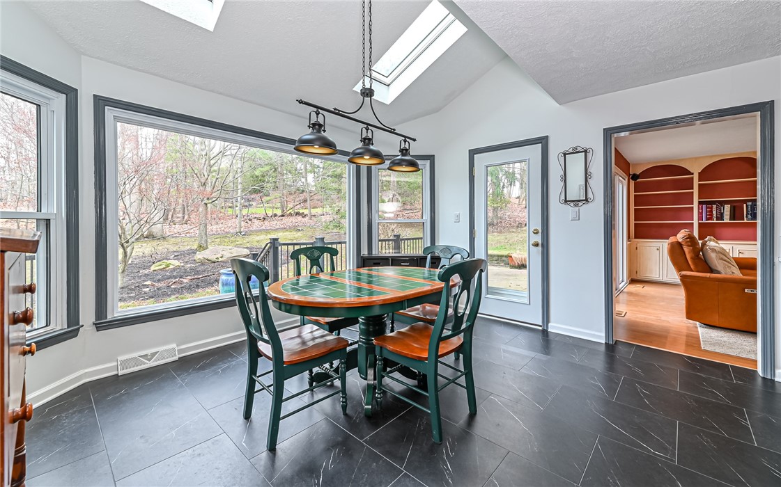 2572 Barnwood Dr