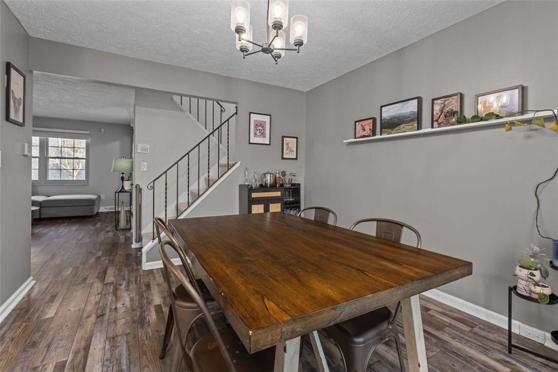 585 Thorncliffe Dr