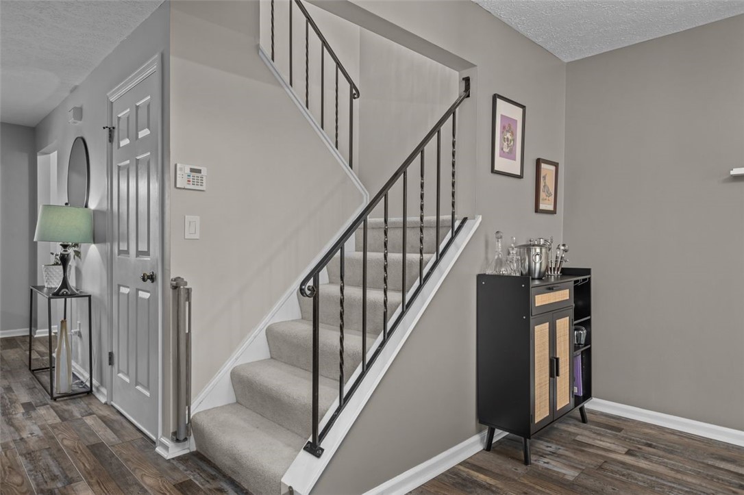 585 Thorncliffe Dr