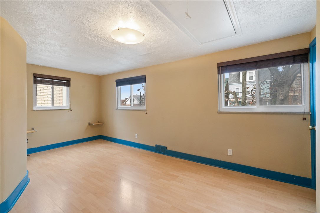 814 Greenfield Ave