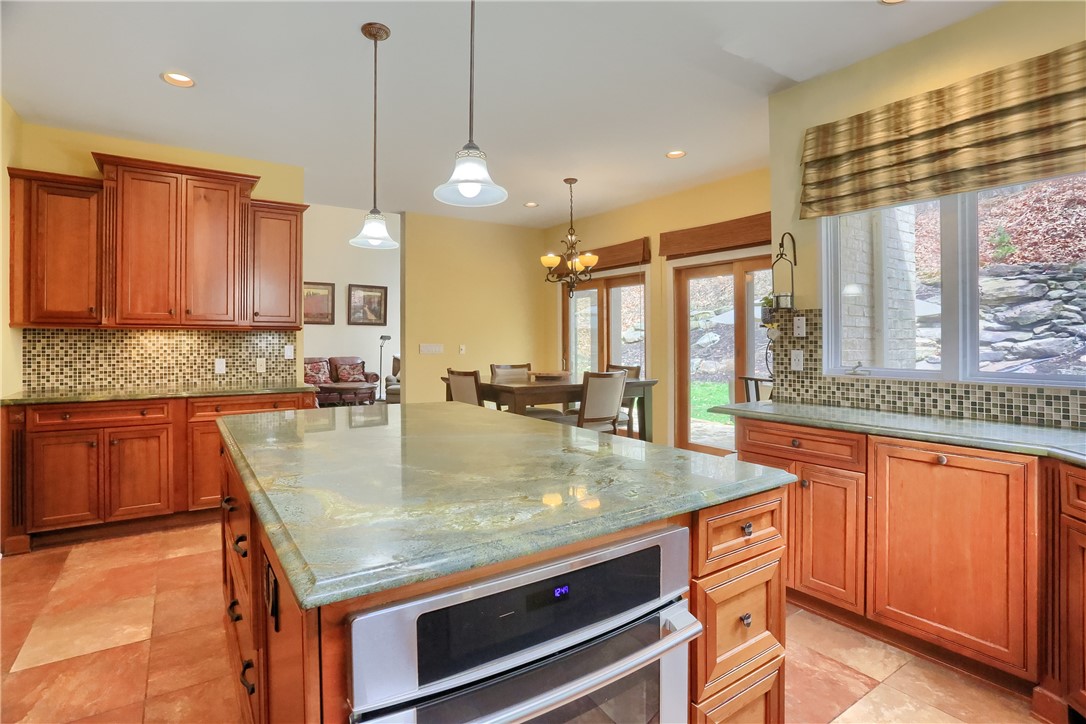 832 Arbordale Lane
