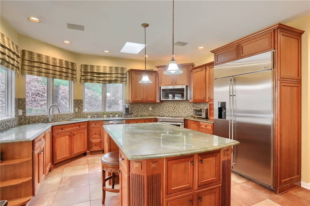 832 Arbordale Lane