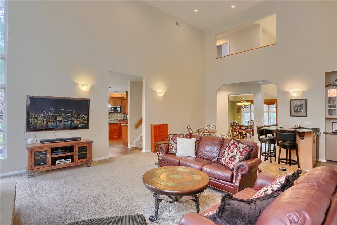832 Arbordale Lane