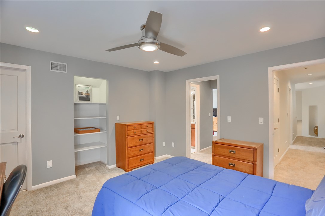 832 Arbordale Lane