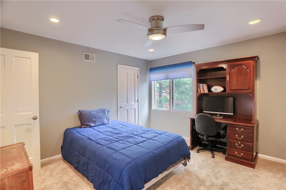 832 Arbordale Lane