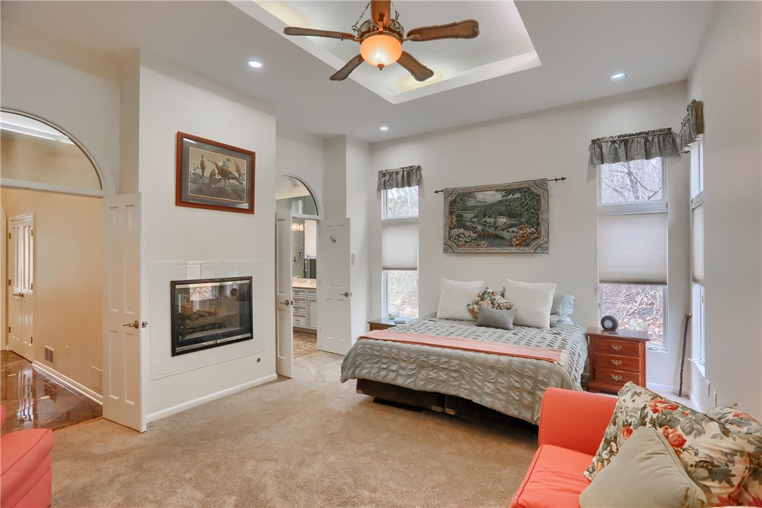 832 Arbordale Lane