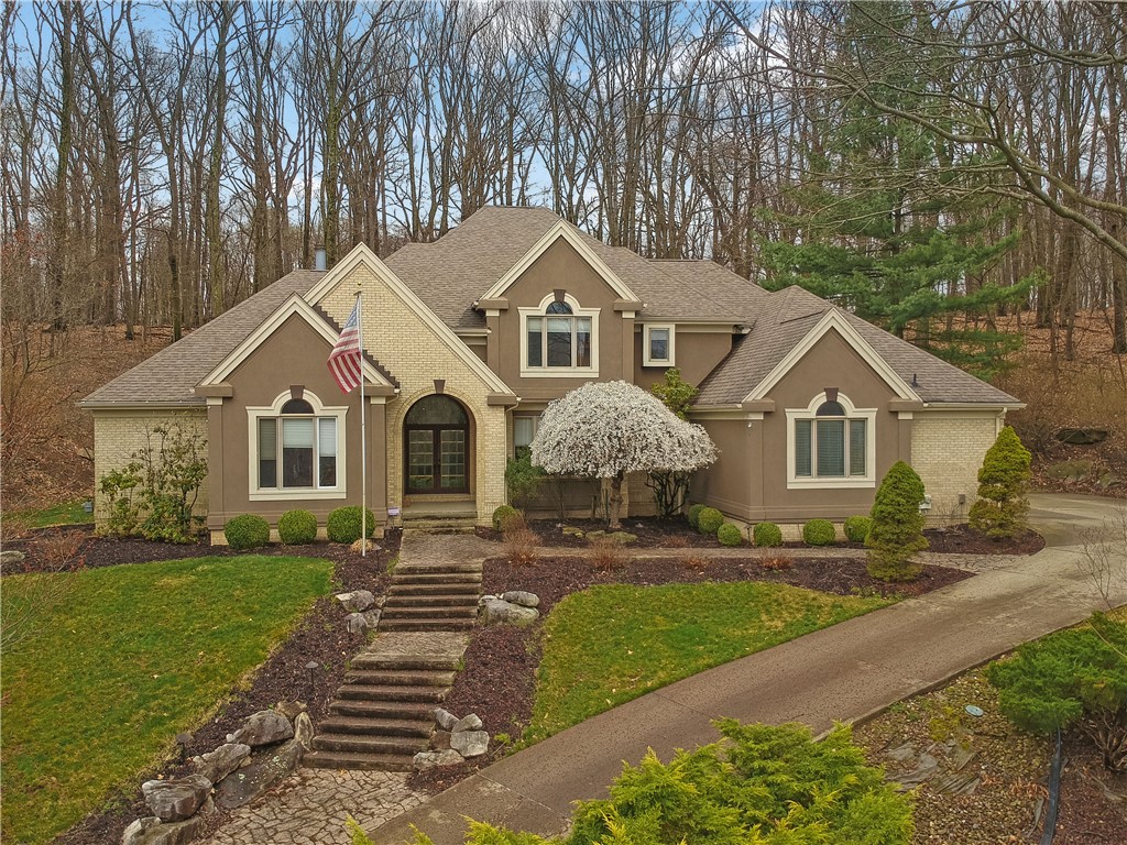 832 Arbordale Lane
