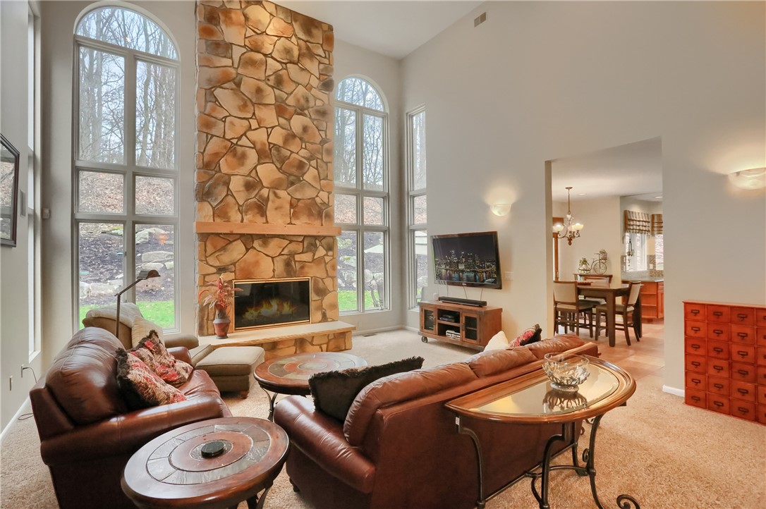 832 Arbordale Lane