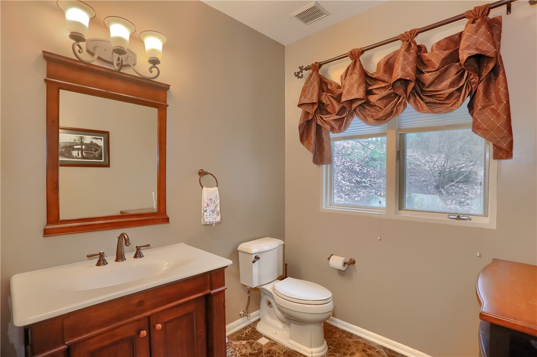832 Arbordale Lane
