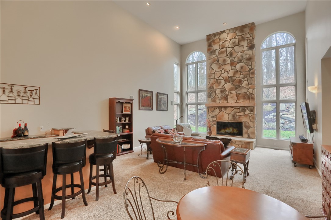 832 Arbordale Lane