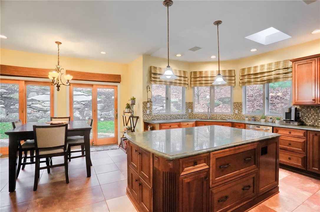 832 Arbordale Lane