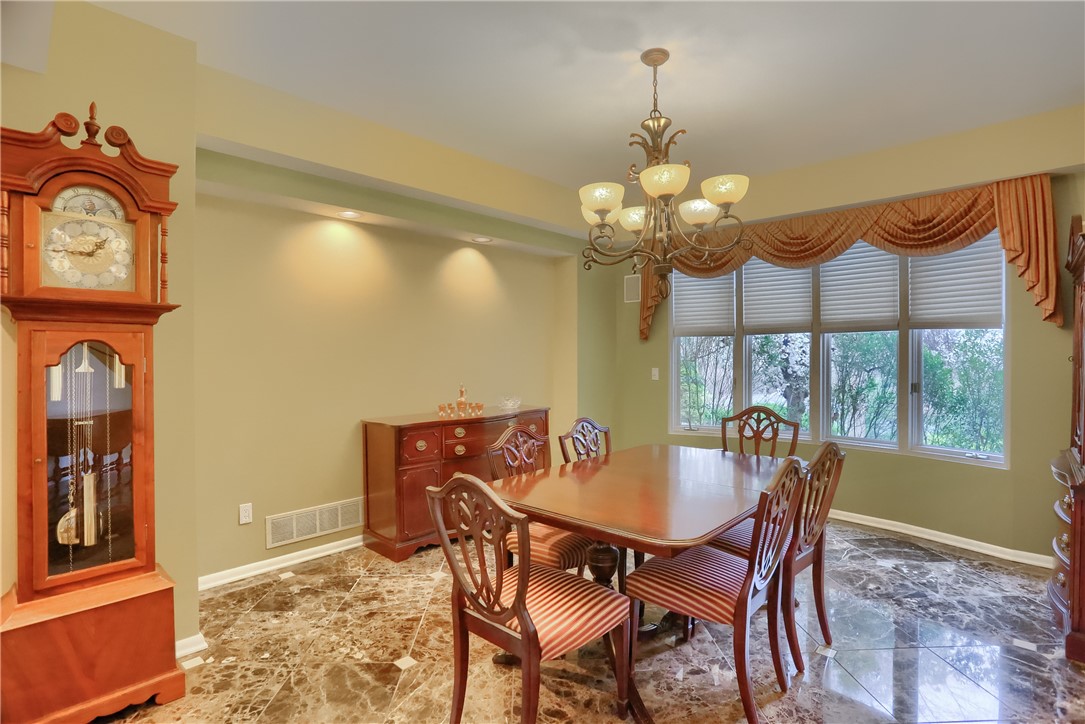 832 Arbordale Lane