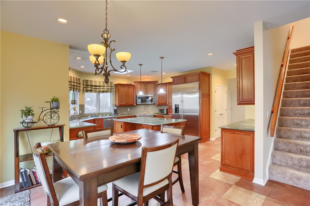 832 Arbordale Lane