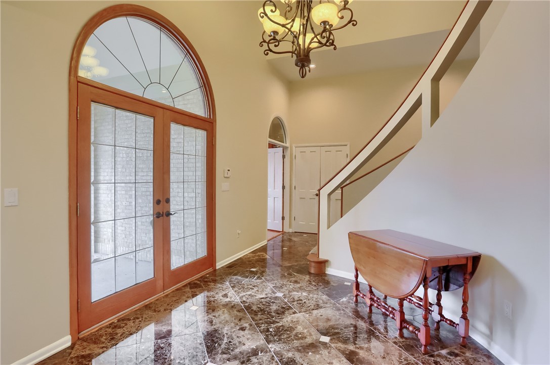 832 Arbordale Lane