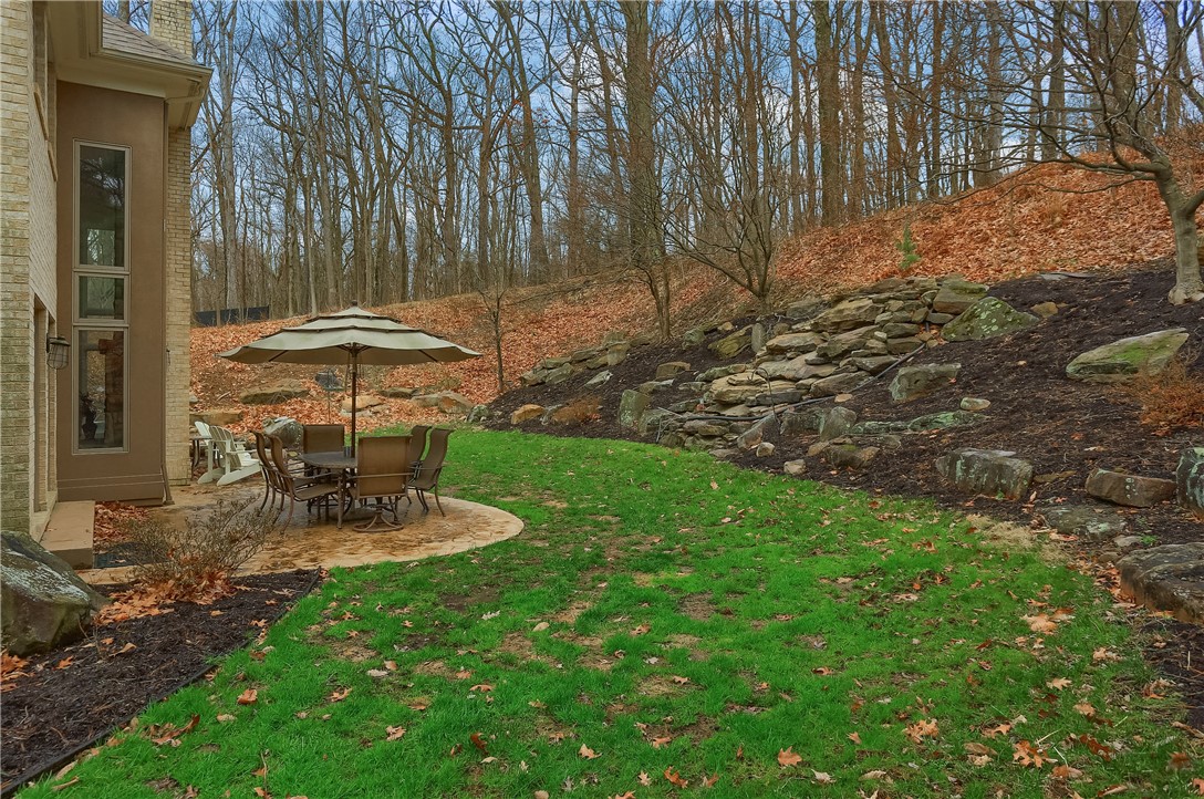 832 Arbordale Lane