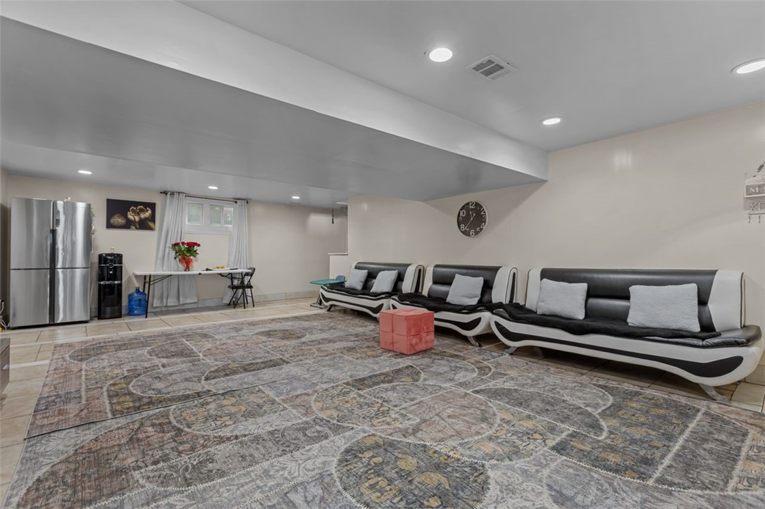 1105 Greentree Rd