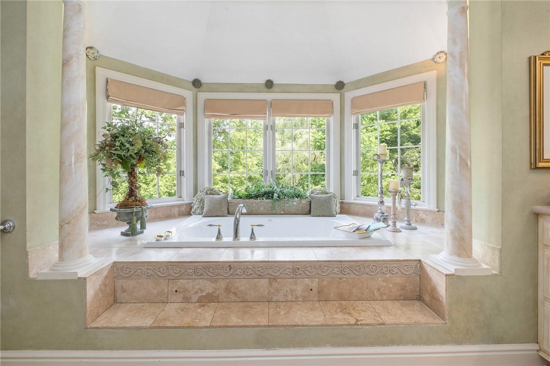 414 Lenox Ct