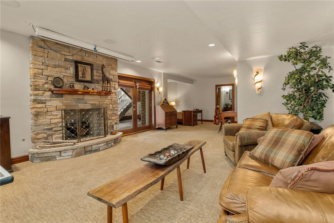 414 Lenox Ct