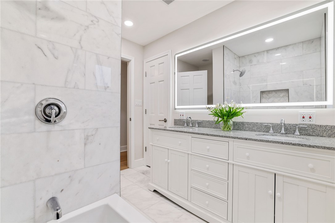 7118-7116 McPherson Blvd