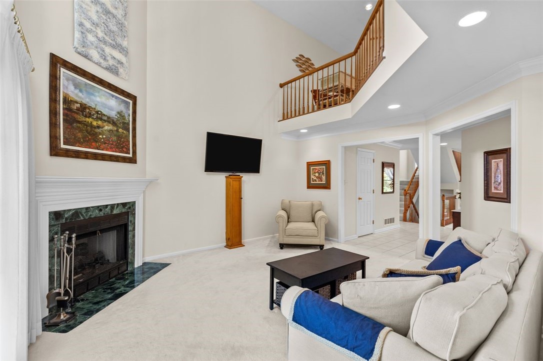 402 Christopher Cir