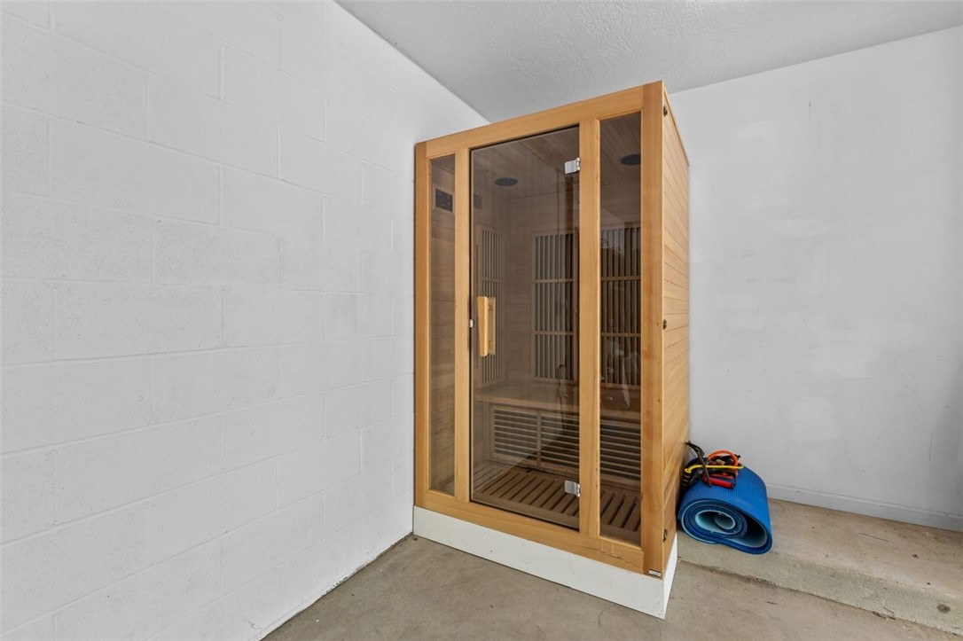 402 Christopher Cir