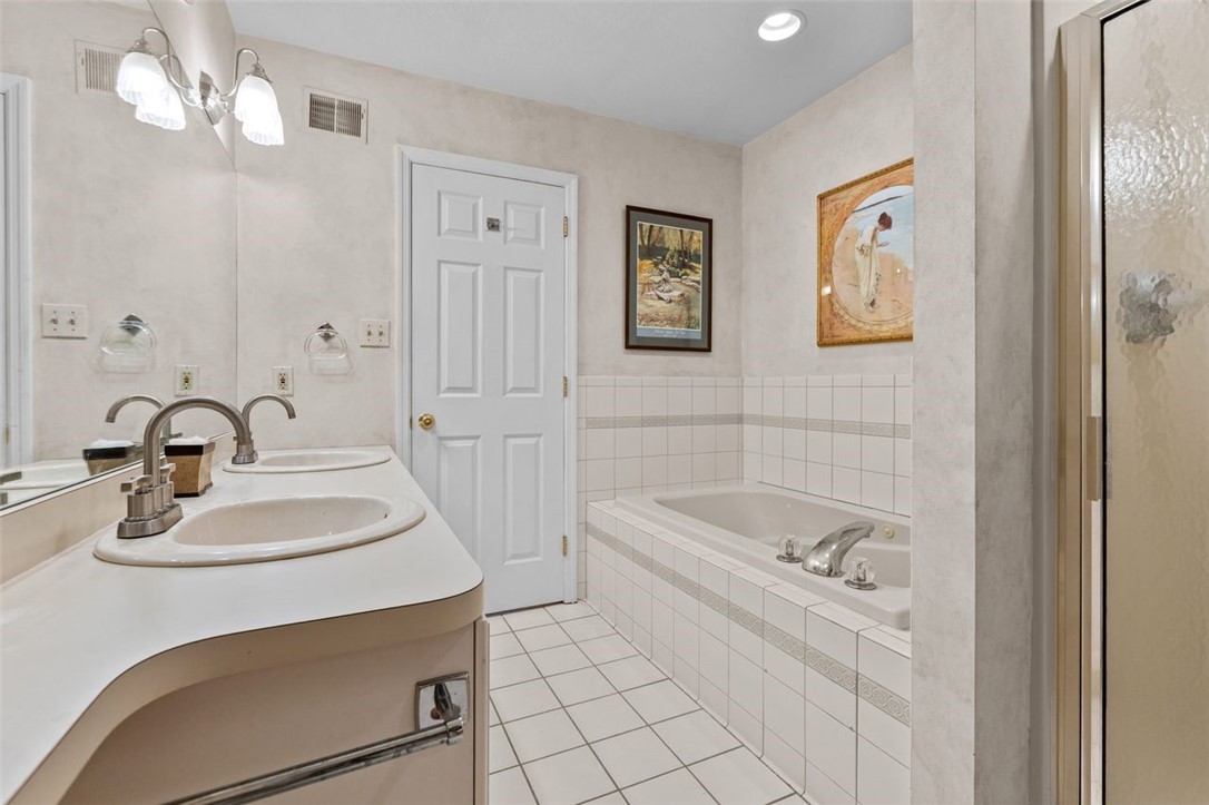 402 Christopher Cir