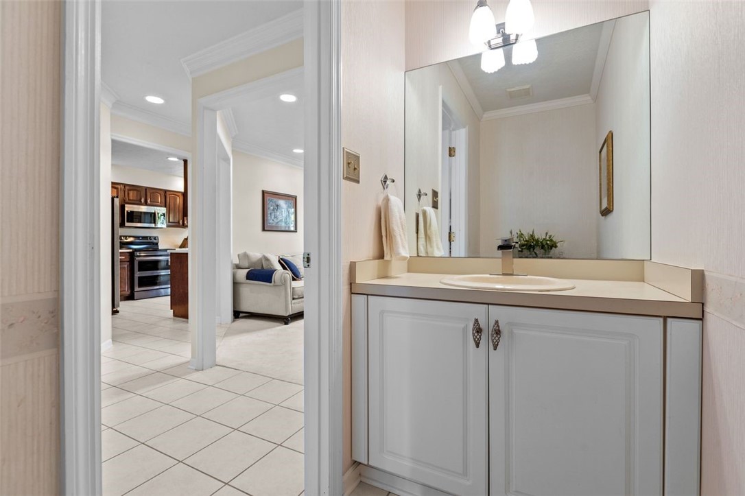 402 Christopher Cir
