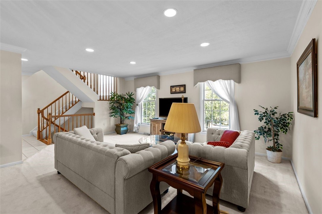402 Christopher Cir
