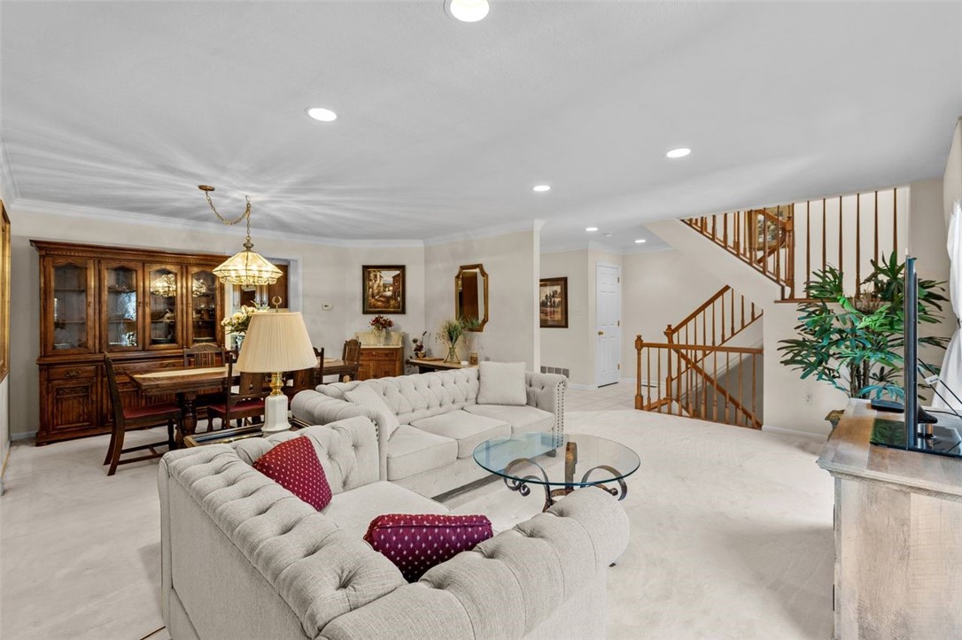 402 Christopher Cir