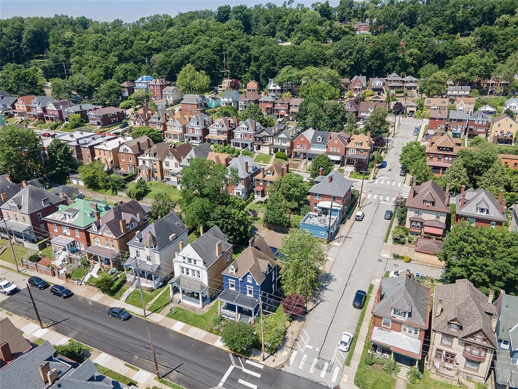 1037 Chislett Street