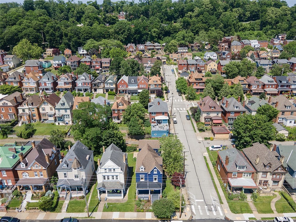 1037 Chislett Street