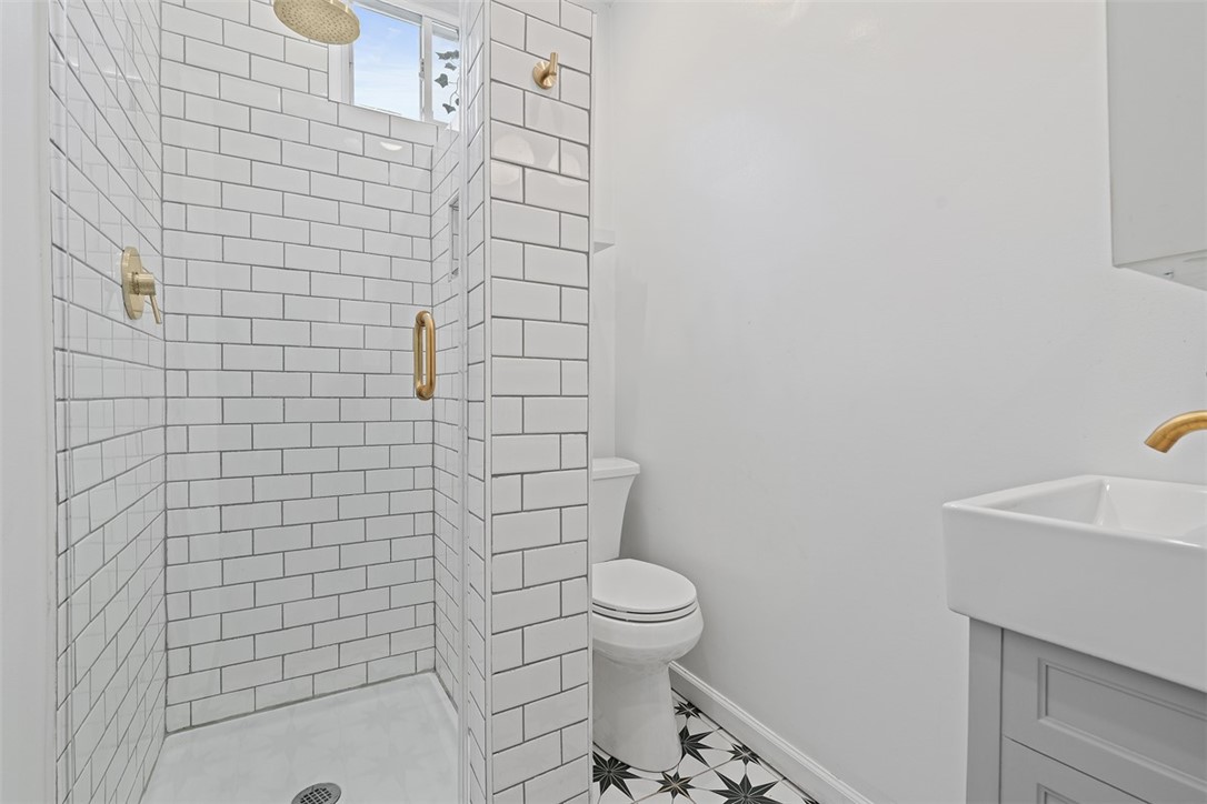 1037 Chislett Street