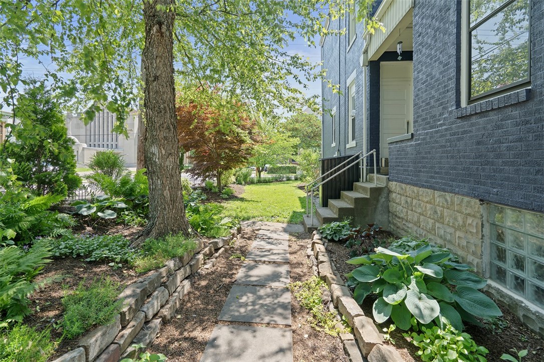 1037 Chislett Street