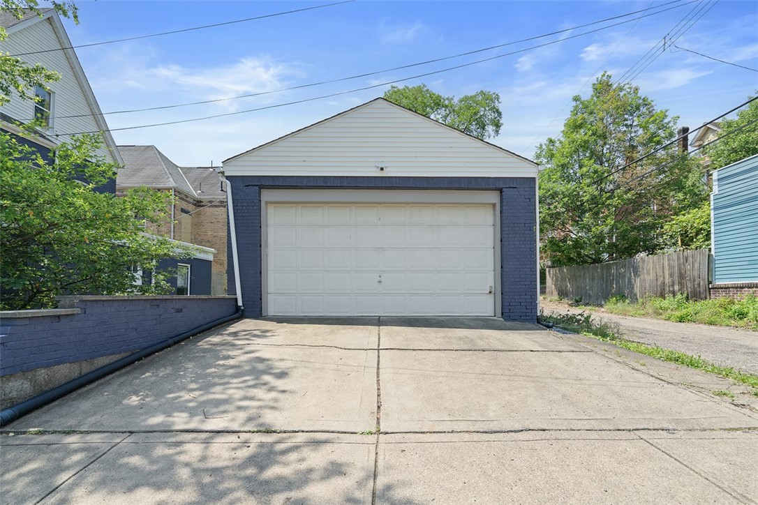 1037 Chislett Street