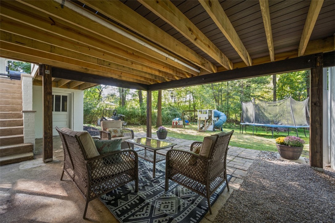 664 Field Club Rd